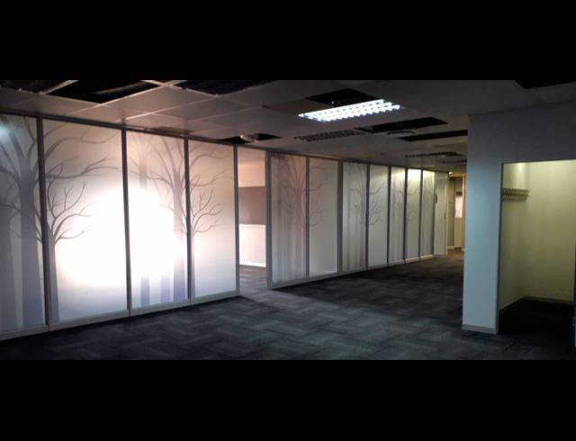 28M² CO-WORKING SPACE TO LET IN DIE HOEWES
